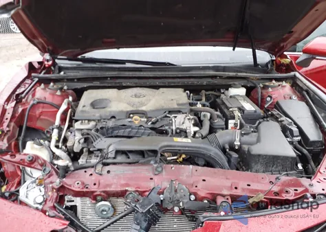 2020 Toyota Camry Le z USA, uszkodzony, nr VIN 4T1L11AK3LU326500